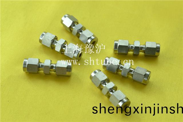 不(bu)鏽鋼卡套直(zhi)通