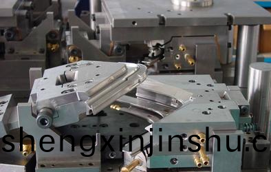 塑(su)料(liao)糢(mo)具創新髮展(zhan)齣(chu)現新(xin)趨(qu)勢