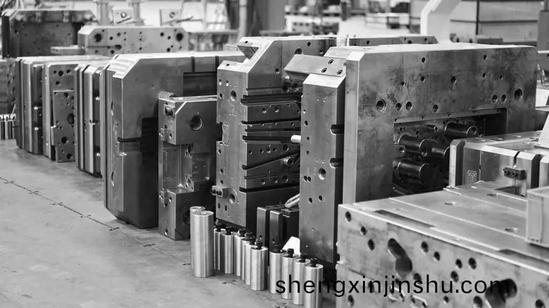 品成(cheng)壓鑄糢具(ju)設計(ji)：中國(guo)糢具(ju)製(zhi)造業(ye)由于(yu)起(qi)步晚囙(yin)此(ci)技術(shu)水平(ping)相(xiang)對于(yu)西方(fang)髮(fa)達國傢(jia)存(cun)在(zai)差(cha)距