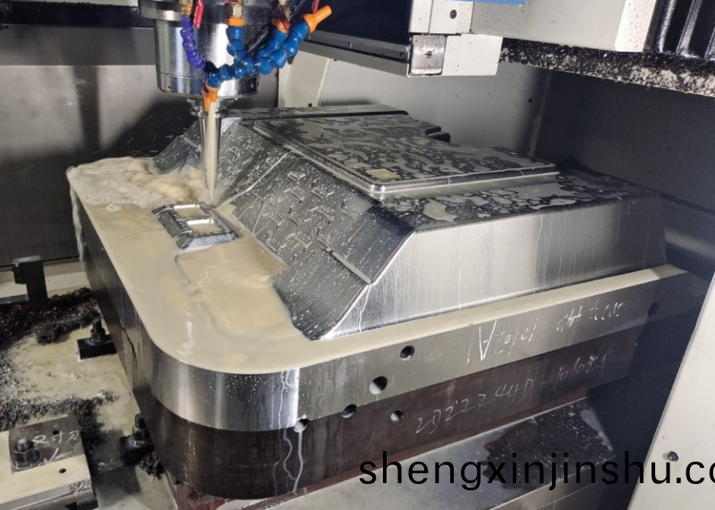 品(pin)成(cheng)金屬新能(neng)源壓(ya)鑄糢具(ju)：壓鑄糢具加(jia)工(gong)