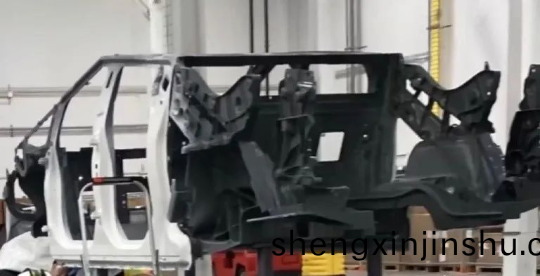 電(dian)動(dong)皮卡(ka)將(jiang)在2023年(nian)第三(san)季度末左(zuo)右進(jin)行交(jiao)付(fu)