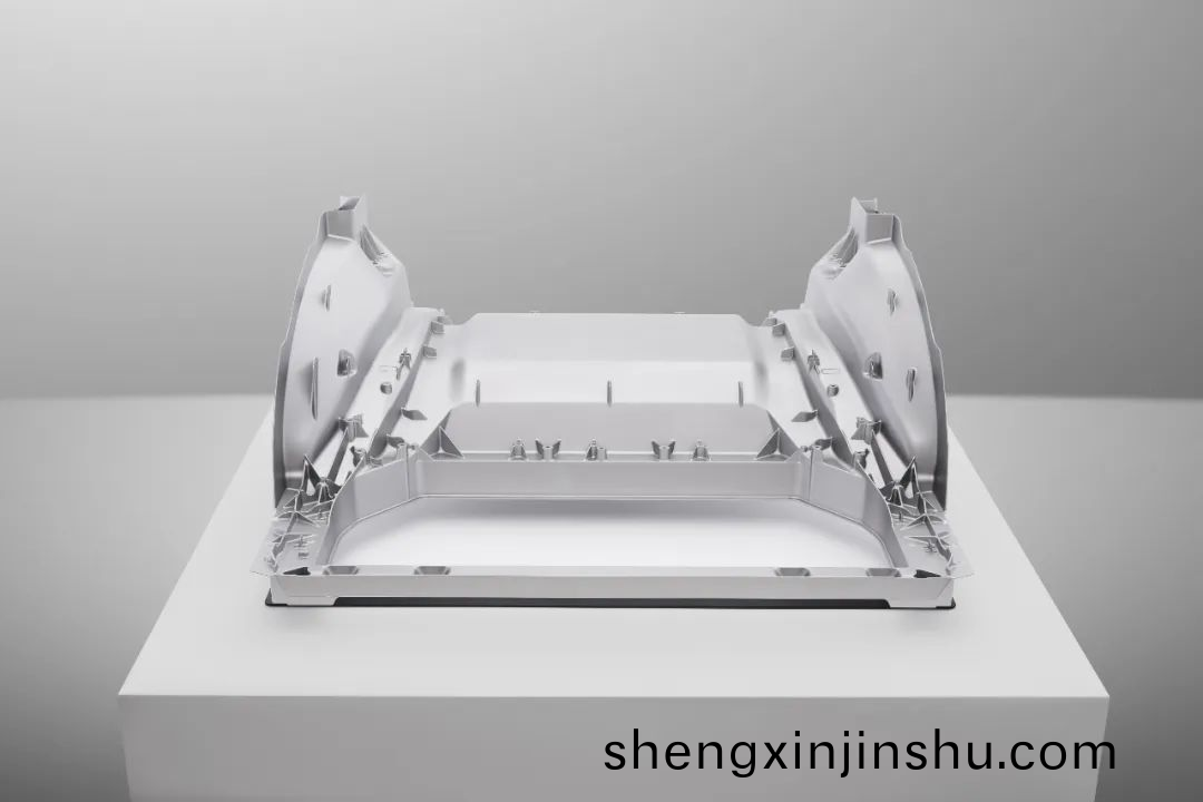 汽(qi)車行業已經(jing)開(kai)始(shi)捲鎖糢(mo)力的(de)噸(dun)位(wei)