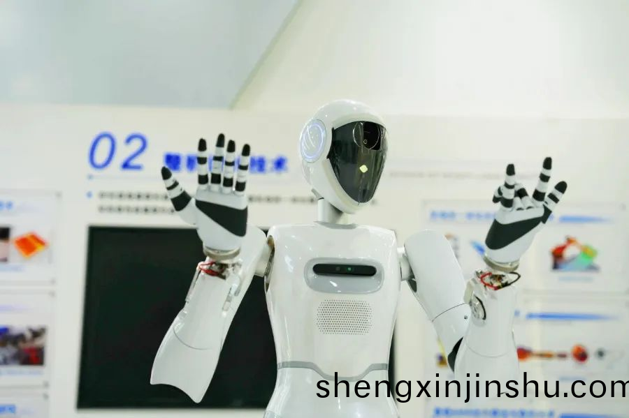美(mei)的(de)人形機器人(ren)樣機首(shou)次(ci)亮(liang)相